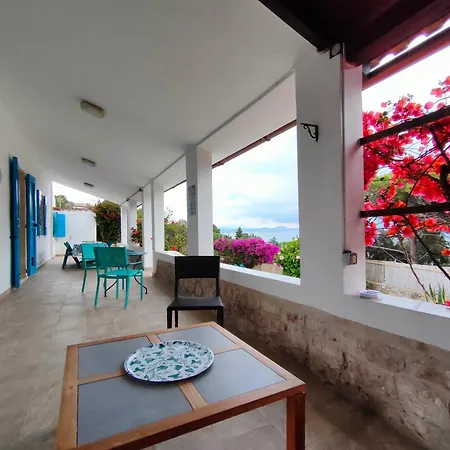 Residenza Le Bouganville Carloforte (Isola di San Pietro)